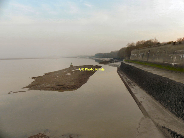 Photo 6"x4" River Mersey Eastham Ferry c2011