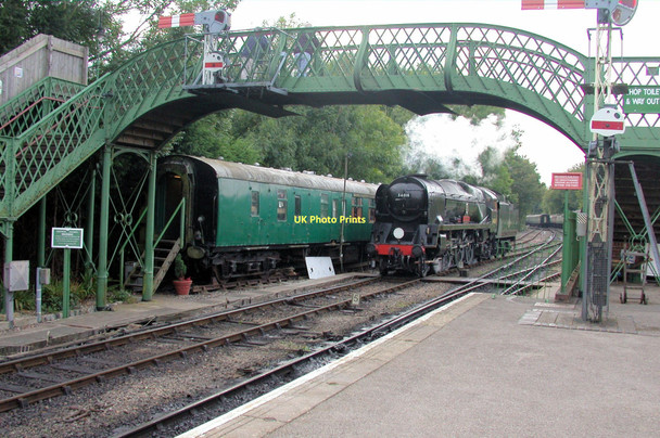 Photo 6"x4" Looking west from Alresford Station platform. New Alresford c2006