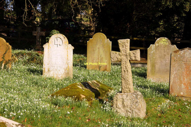Photo 6"x4" Gravestones in St Botolph churchyard Cookley Green\/SU6990 c2011