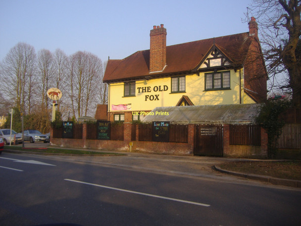 Photo 6"x4" The Old Fox public house Ruislip c2011