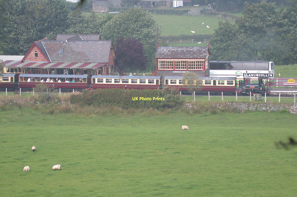 Photo 6"x4" Llanuwchllyn Railway Station Llanuwchllyn c2002