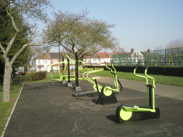 Photo 6"x4" Fitness equipment in Bostall Gardens Abbey Wood\/TQ4678 c2011