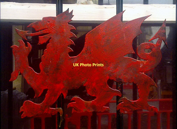 Photo 6"x4" Y Ddraig Goch Caernarfon c2011