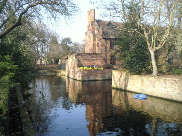 Photo 6"x4" Tudor Barn at Well Hall Pleasaunce Eltham c2011