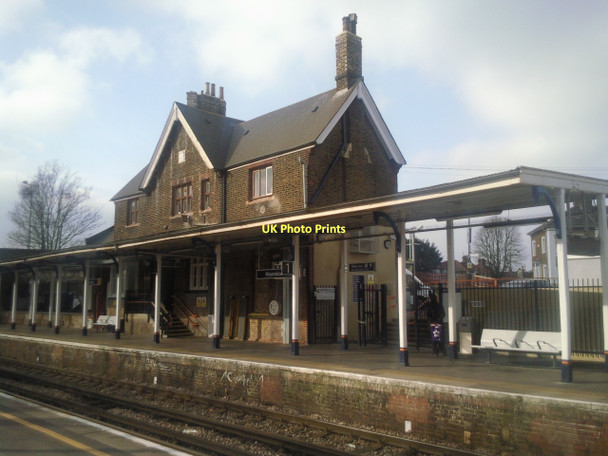Photo 6"x4" Hounslow station Hounslow c2011