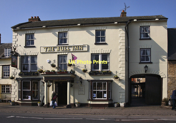 Photo 6"x4" The Bull Inn Olney c2011