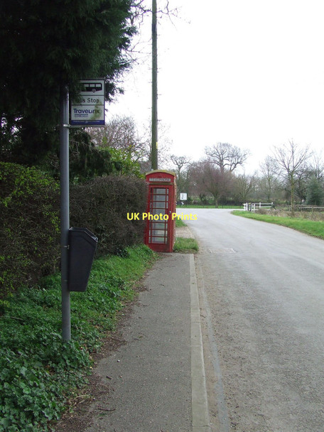 Photo 6"x4" Bus Stop And Telephone Box Market Weston c2011