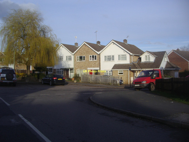 Photo 6"x4" Houses on Willow Way, Hale Farnham\/SU8446 c2011
