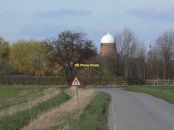 Photo 6"x4" Owston Ferry Mill East Ferry c2011