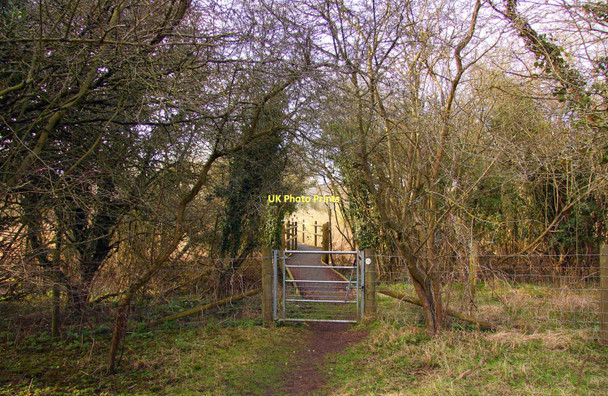 Photo 6"x4" Gate to the hide Bessels Leigh c2011