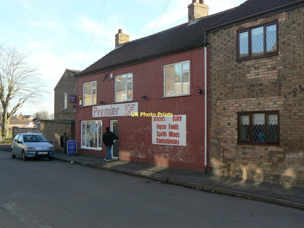 Photo 6"x4" Owston Ferry village store Owston Ferry c2011
