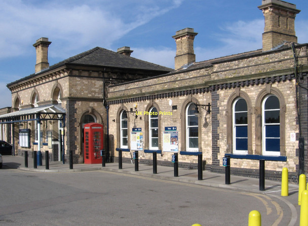 Photo 6"x4" Loughborough - Station frontage Loughborough c2011