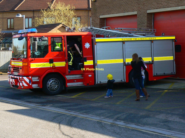 Photo 6"x4" Fire appliance, Stratton Fire Station, Swindon Swindon\/SU1685 c2011