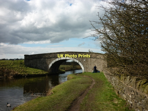 Photo 6"x4" Leeds and Liverpool Canal Bridge #92 Feniscowles\/SD6425 c2011