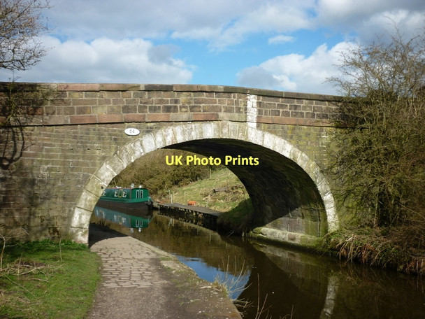 Photo 6"x4" Leeds and Liverpool Canal Bridge #84 Higher Wheelton c2011