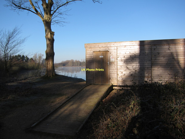 Photo 6"x4" Lynford Lakes bird hide Ickburgh c2011