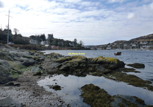 Photo 6"x4" Tarbert, Loch Fyne from the shore Tarbert\/NR8668 c2011