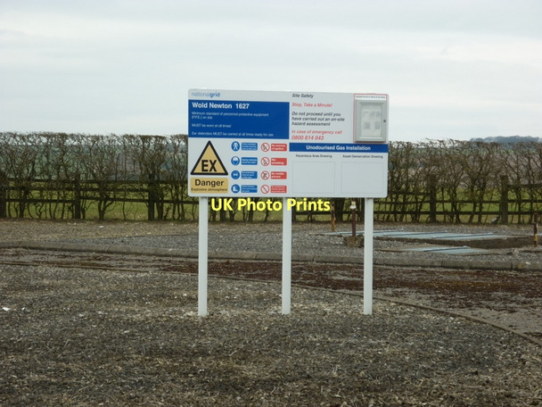 Photo 6"x4" Wold Newton Gas Installation, North Cotes Road Foxholes\/TA0173 c2011