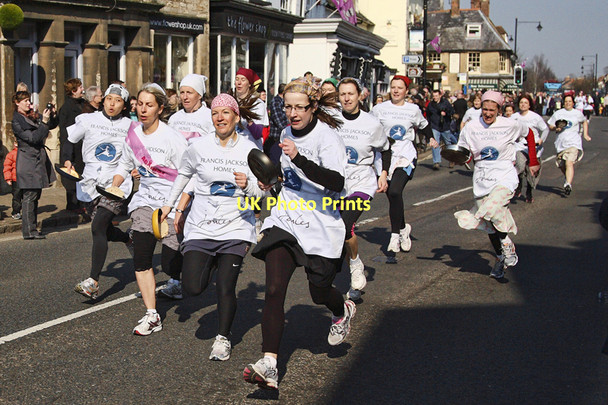 Photo 6"x4" The Runners, Olney Pancake Race Olney c2011