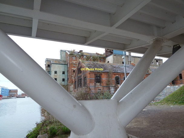 Photo 6"x4" Gloucester Docks Gloucester c2011