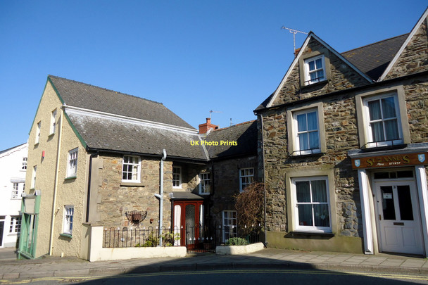 Photo 6"x4" Former pub in Hamilton Street Fishguard\/Abergwaun c2011