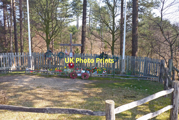 Photo 6"x4" Canadian Memorial, New Forest Stoney Cross c2011