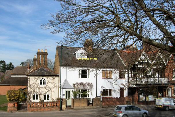 Photo 6"x4" Datchet village Eton c2011