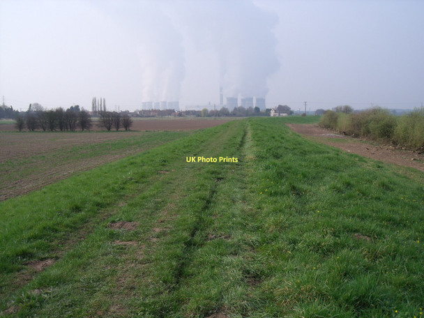Photo 6"x4" Footpath beside the River Derwent heading south west Barmby on the Marsh c2011
