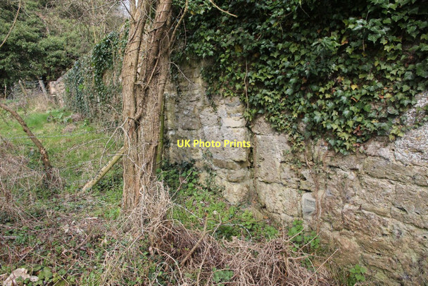 Photo 6"x4" Looking past the benchmark Abingdon c2011