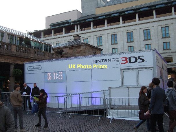 Photo 6"x4" Temporary commercial building in Covent Garden London c2011