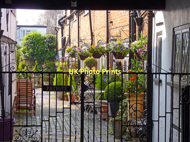 Photo 6"x4" Turks Head Court Eton c2011