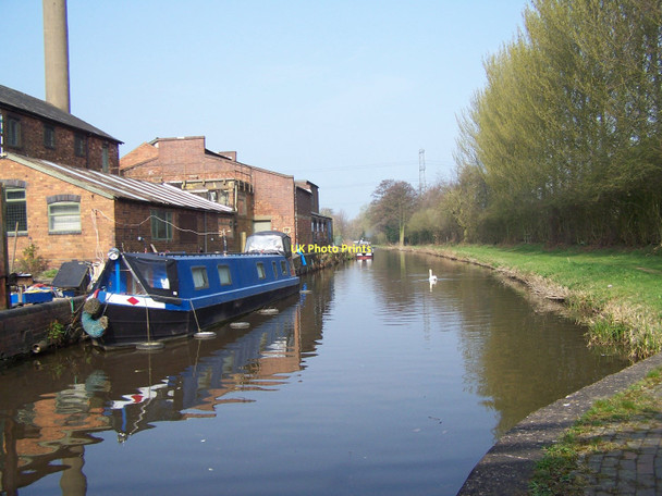 Photo 6"x4" Kings Bromley Wharf Rileyhill c2011