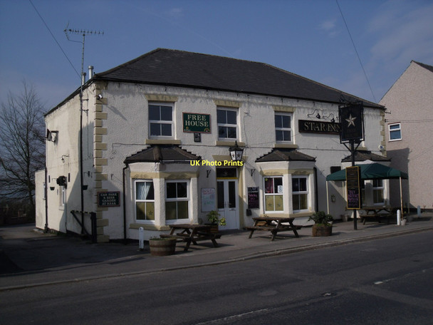 Photo 6"x4" Star Inn, Lower Pilsley Clay Cross c2011