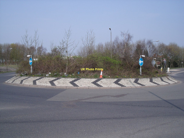 Photo 6"x4" Roundabout on the A6175 Heath\/SK4466 c2011