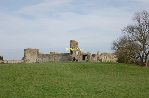 Photo 6"x4" Remains of Pevensey Castle Pevensey c2011