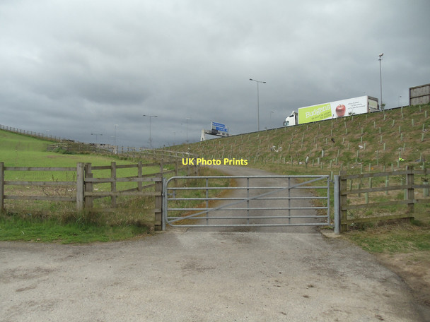 Photo 6"x4" Emergency motorway access road Knottingley c2011