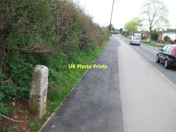 Photo 6"x4" Exeter Road and milestone Topsham c2011