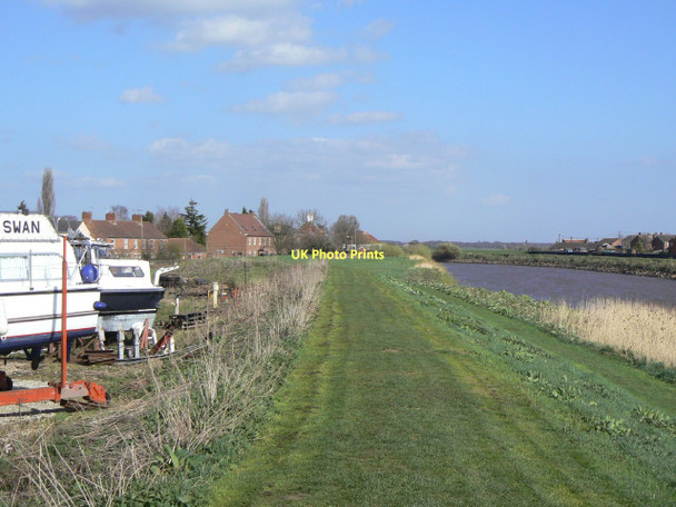 Photo 6"x4" River Trent at the Stockwiths East Stockwith c2011