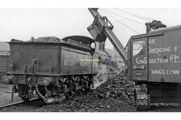 Photo 6"x4" Locomotive being coaled with mechanical dredger at Cambridge Locomotive Depot Cambridge\/TL4658 c1951