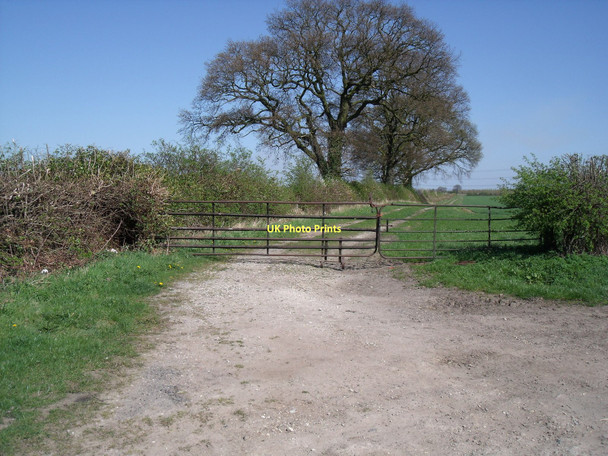 Photo 6"x4" Gated farm track of Willitoft Road Willitoft c2011