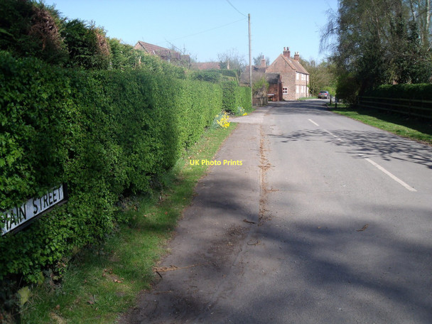 Photo 6"x4" Main Street, Wressle Woodhall\/SE6931 c2011
