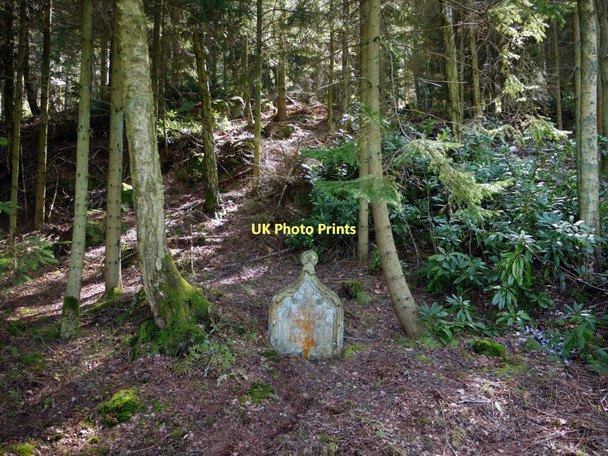 Photo 6"x4" Memorial stone, Lemmington Wood Bolton\/NU1013 c2011