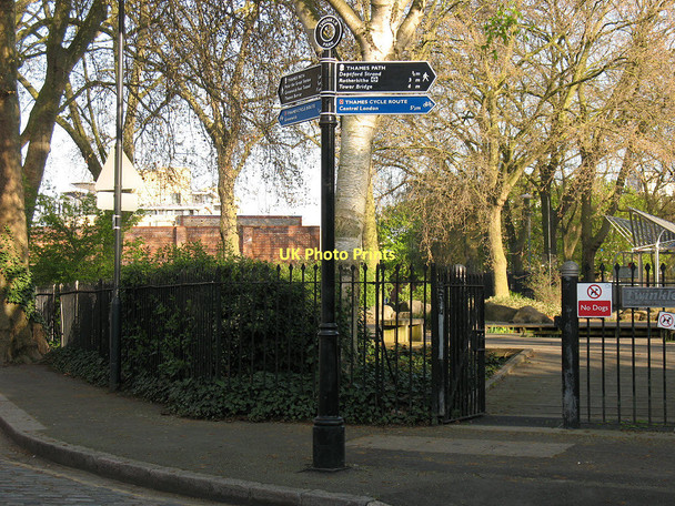 Photo 6"x4" Signpost for the Thames Path Deptford\/TQ3677 c2011