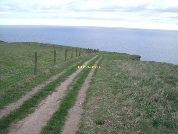 Photo 6"x4" Cleveland Way towards Whitby Robin Hood's Bay\/NZ9505 c2011