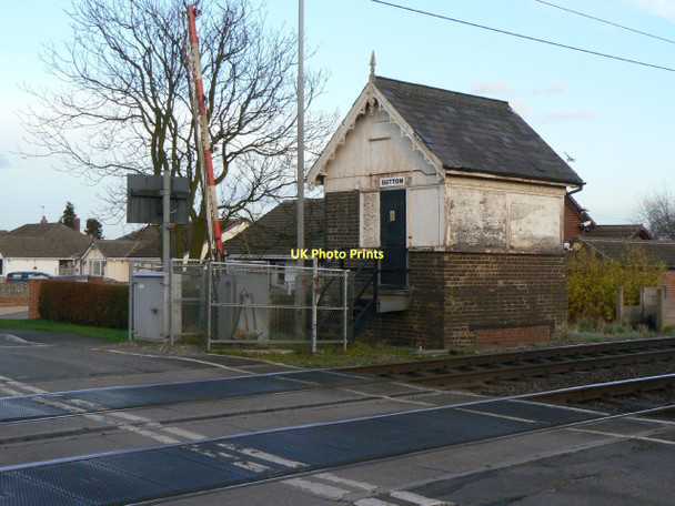 Photo 6"x4" Sutton signal box Barnby Moor c2011