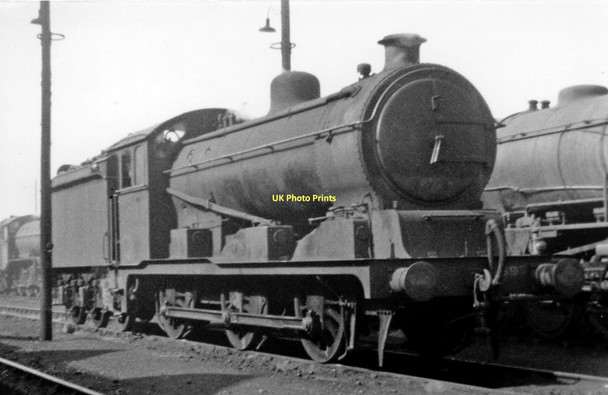 Photo 6"x4" A massive ex-Great Eastern 0-6-0 at March Locomotive Depot March\/TL4196 c1946