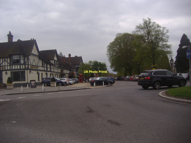 Photo 6"x4" Roundabout by Aylesbury End, Beaconsfield Beaconsfield c2011