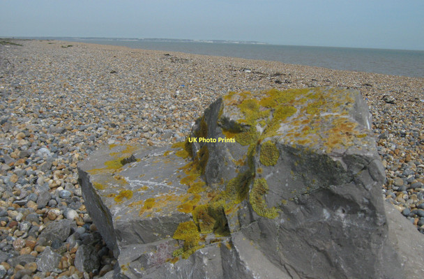 Photo 6"x4" Lichen covered rock Deal c2011