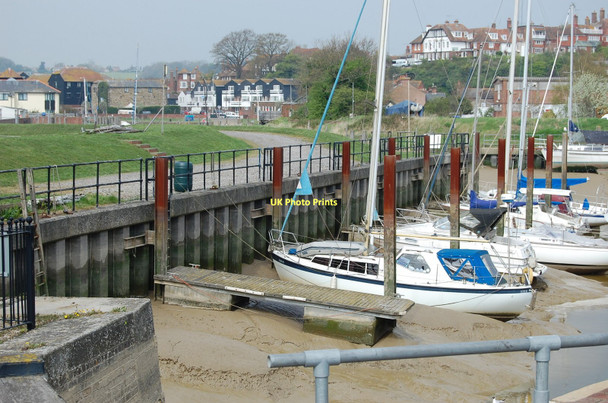 Photo 6"x4" Boats at Low Tide, Rye Rye c2011
