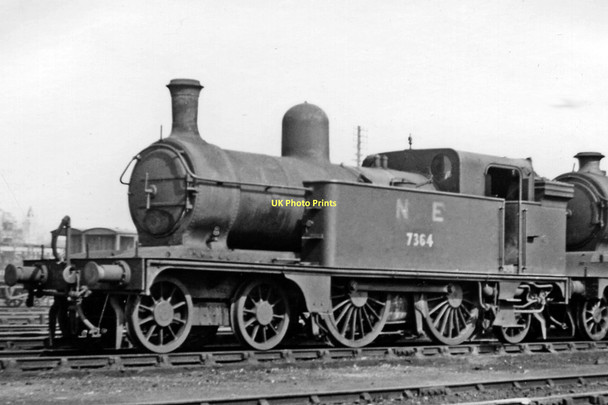 Photo 6"x4" Ex-Great Northern 4-4-2T heads a line-up at Lincoln Locomotive Depot Lincoln c1947
